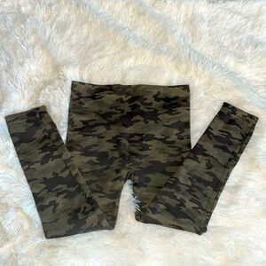 Spanx camo capri yoga pants